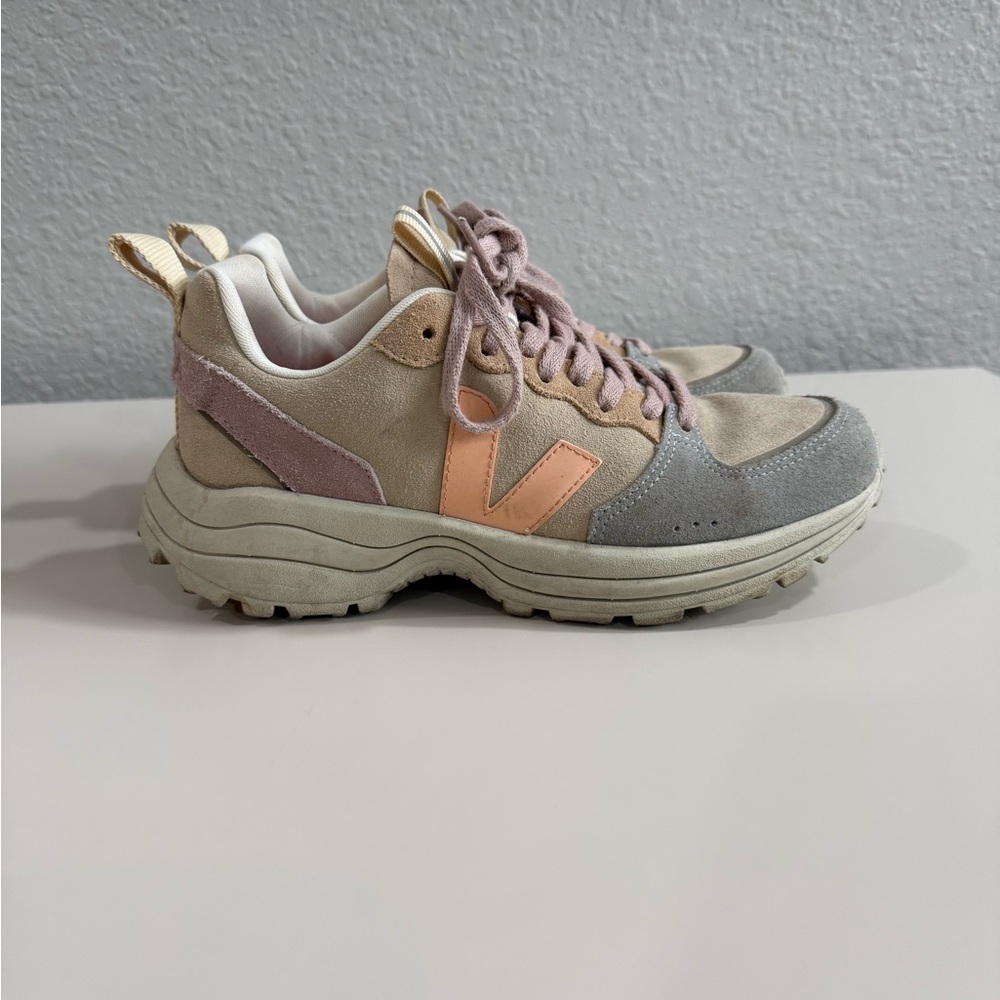 Veja Women's Sneakers in Cream and Pink - Picture 4 of 9